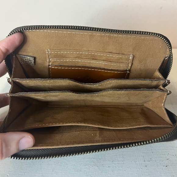 Patricia Nash Vintage Hotel Passport Print Leather Zipper Wallet - Picture 6 of 8